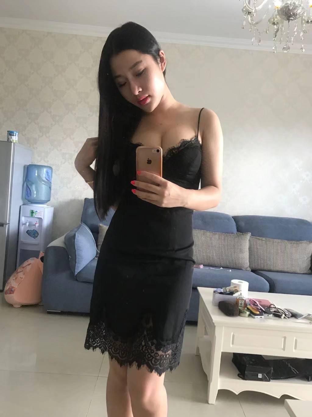 大长腿婷婷，身材高挑