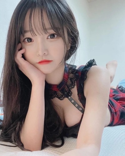 知性嫩模大长腿，人间水蜜桃，粉嫩好身材